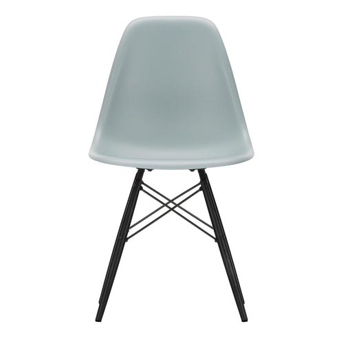Cadeira Eames em Plástico DSW / Base Maple Preto